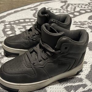 Boys Hightop Sneakers Size 13